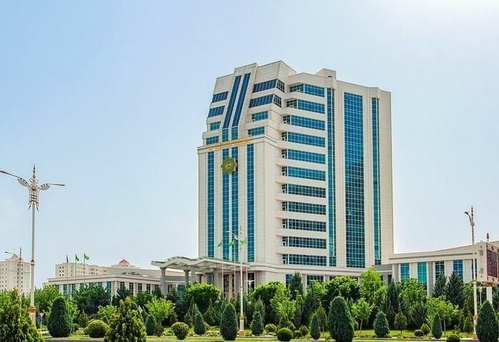 HALKARA SÖWDA, HYZMATLAR WE HIL ÜPJÜNÇILIGI