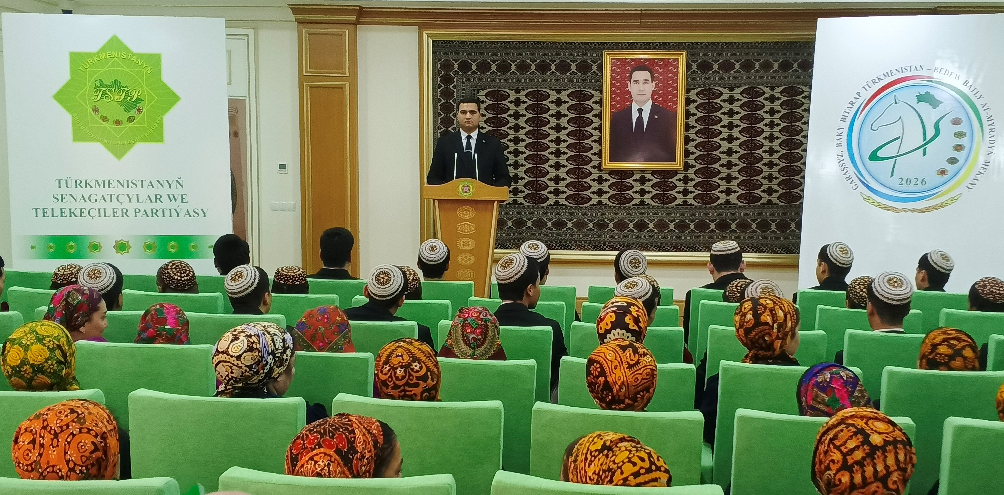 “GARAŞSYZ, BAKY BITARAP TÜRKMENISTAN-BEDEW BATLY AT-MYRADYŇ MEKANY”  DIÝIP YGLAN EDILMEGI MYNASYBETLI MASLAHAT GEÇIRILDI.