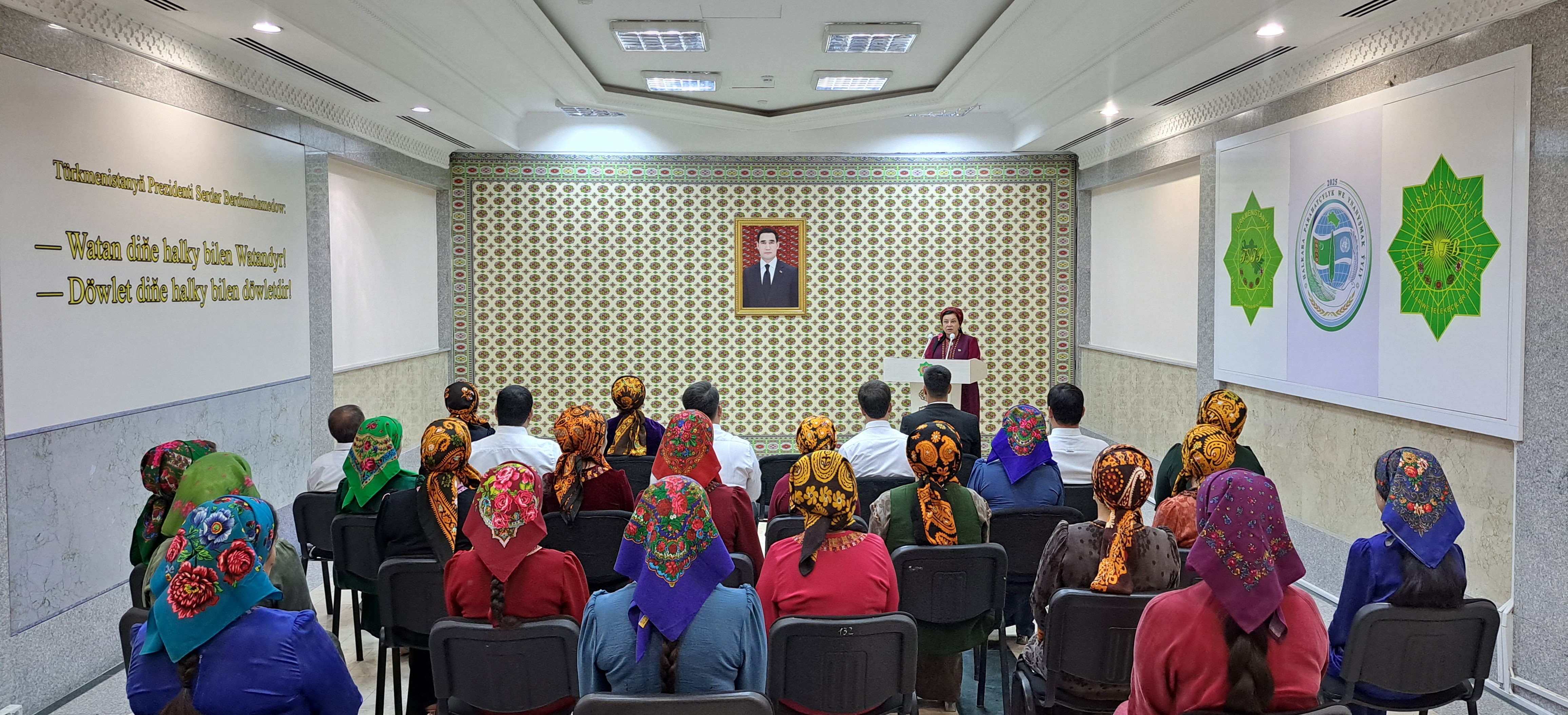 AWAZA FORUMY: PARAHATÇYLYK WE YNANYŞMAK