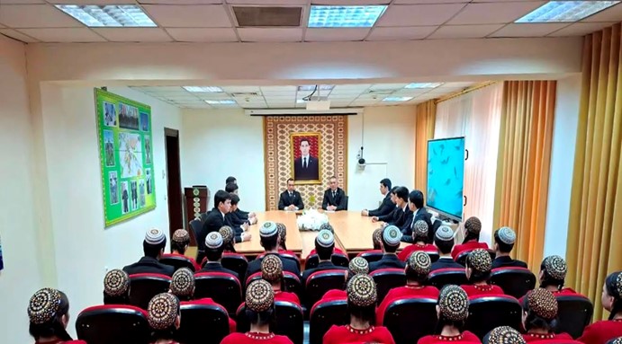 HALK BÄHBITLI BEÝIK IŞLER – ROWAÇLYKLARA BESLENÝÄR