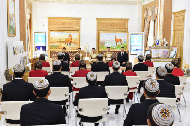 BRIFING DUŞUŞYGY GEÇIRILDI