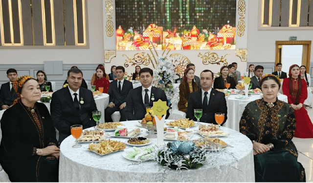 “TÄZE ÝYLYŇ ŞATLYGY – DÖWRÜŇ BAGTYÝARLYGY” ATLY AÝDYM-SAZLY BAÝRAMÇYLYK ÇÄRESI