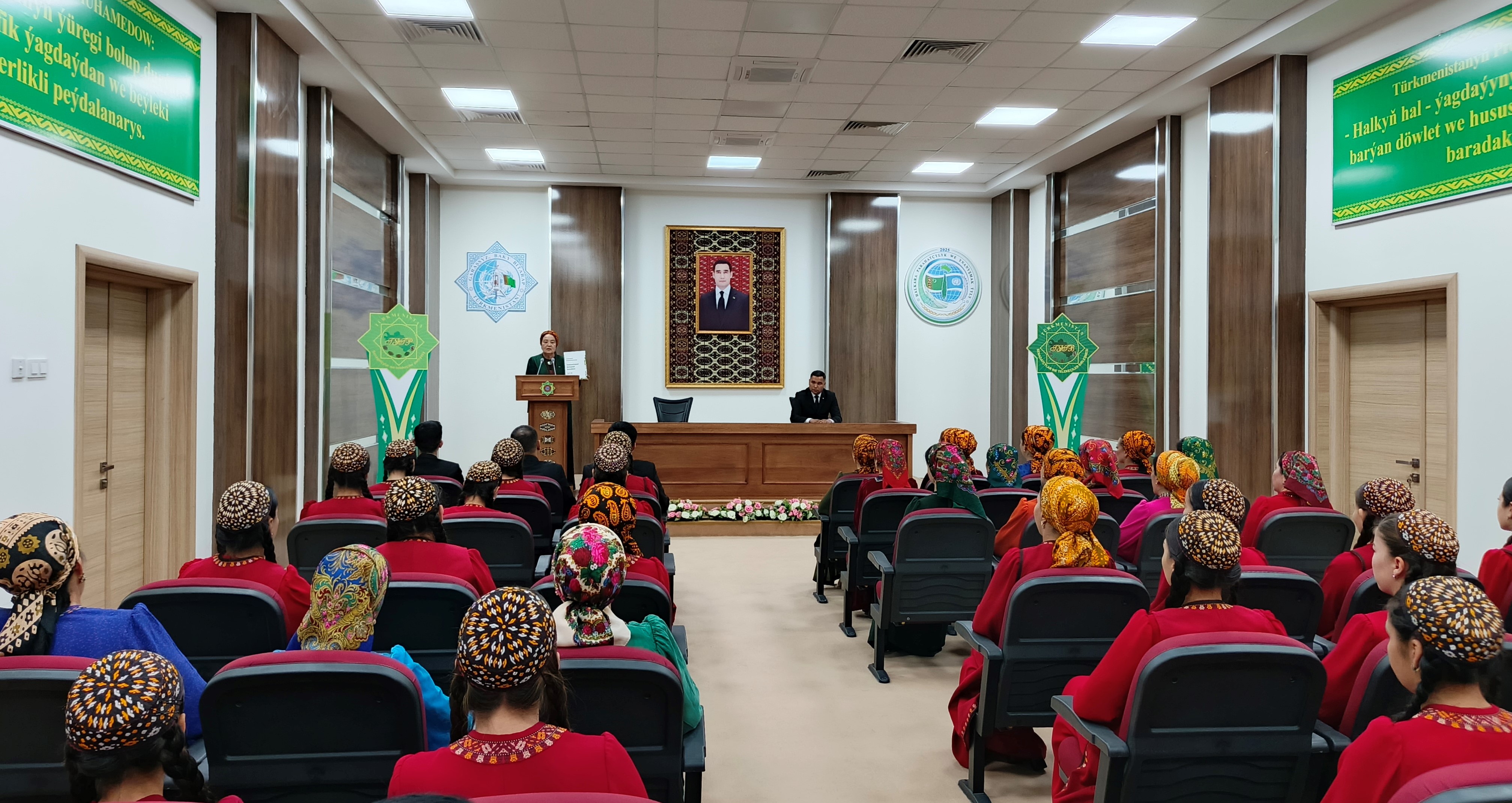 AJAÝYP ESERLER — YLMY HAZYNA